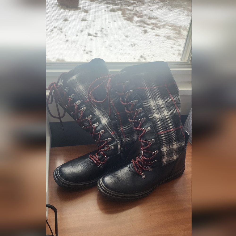 Snow boots 5/$25